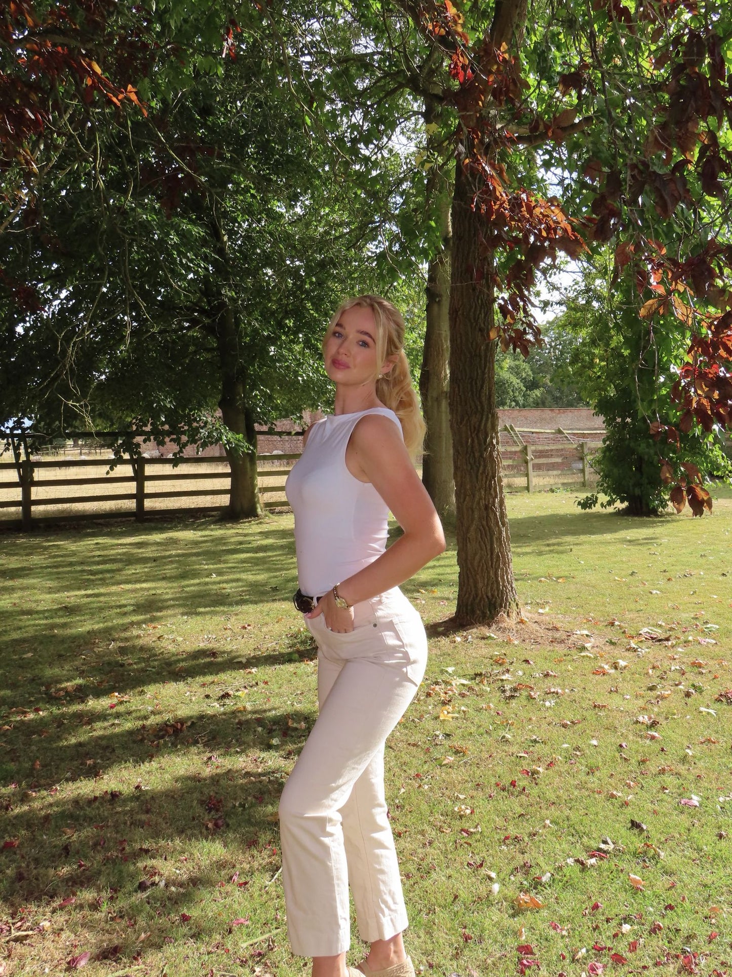 East Coast Dark Chestnut Leather Belt Women's – Handmade Bridle Belt UK | Filly & Fox - FILLY & FOX